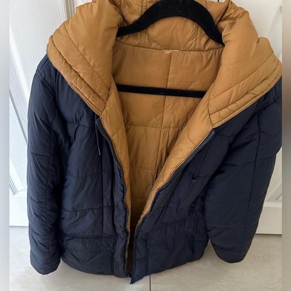 2 sides to wear / blue & tan - Hooded Puffer jacket. Size L/XL for boys15-17. - Picture 3 of 5